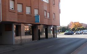 Hostal ** Ec Leon